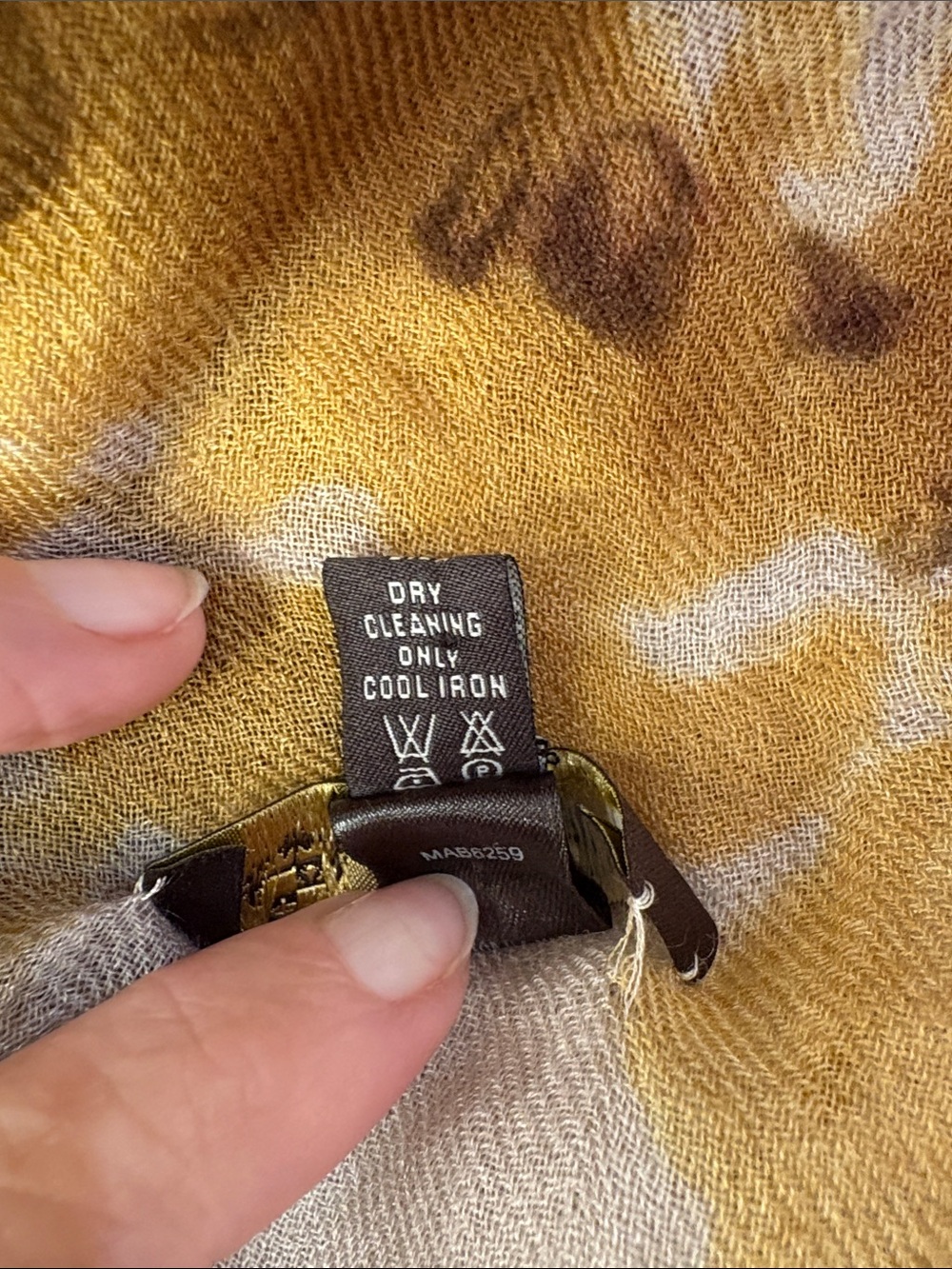 Loro Piana Floral Wrap - Picture 5 of 8